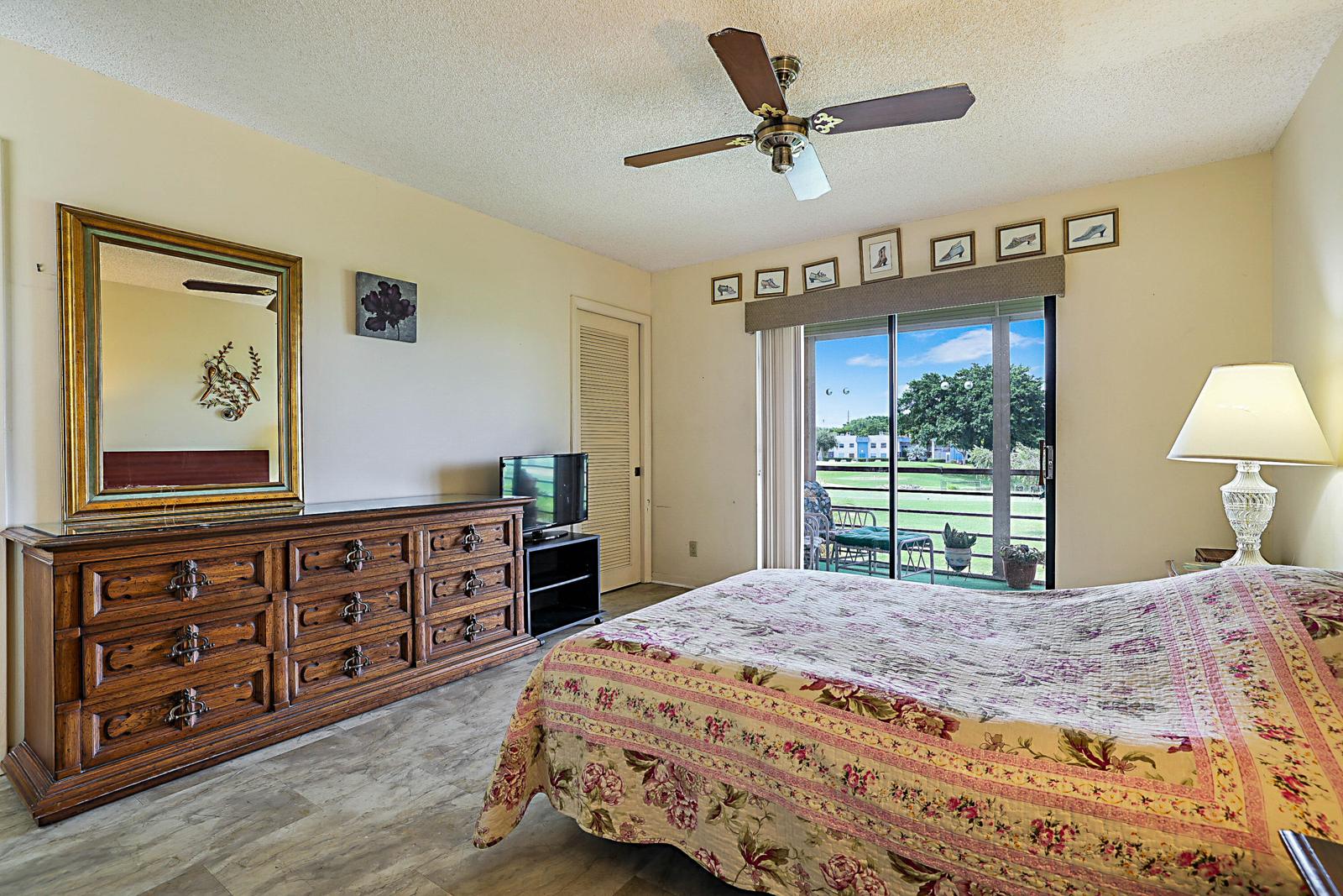 76 Capri B, Delray Beach, FL 33484 - primary bedroom